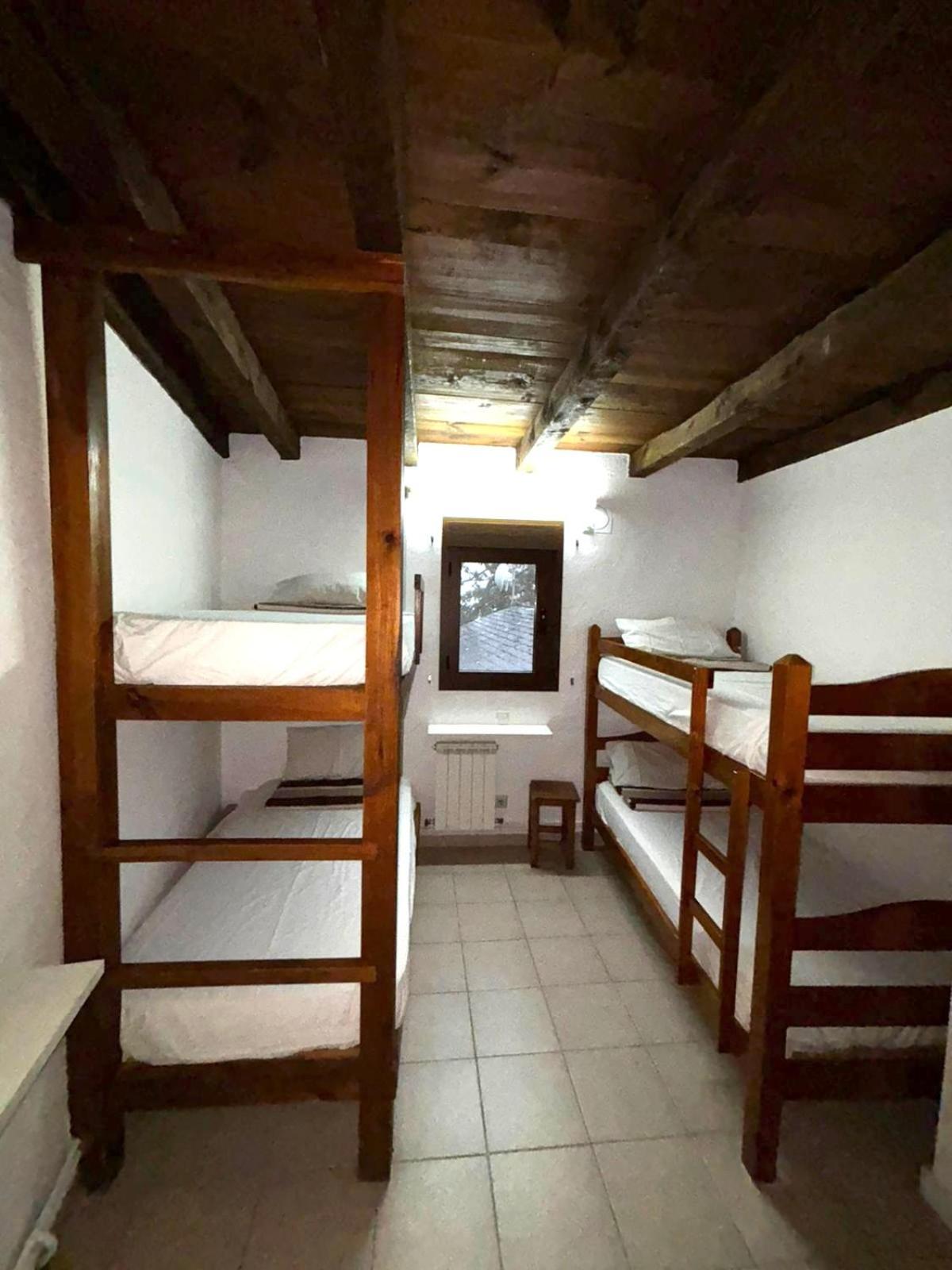 Albergue La Escuela De Lirí Екстериор снимка